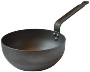 Wok, diamètre 32 cm, 59,90 €.