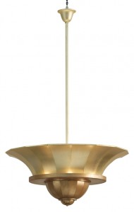 Delisle. Suspension Art Déco, bronze et fer, dorée à la feuille d’or deux tons, éclairage LEDs, H 130 × Ø 80 cm, à partir de 13 850 € (www.delisle.fr). 