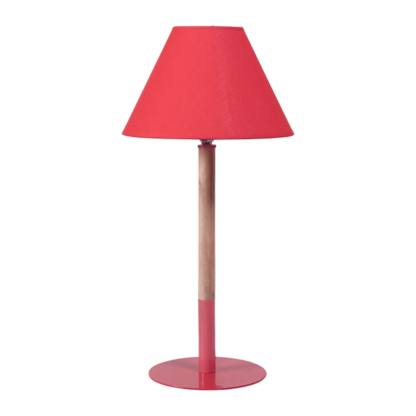 Sema Design. Lampe métal et bois rouge. H.50 cm, 29 € (www.semadesign-deco.fr). 