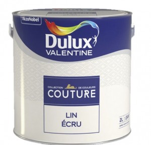 Dulux Valentine. Peinture «Couture» (Lin écru) en pot de 0,5 l, 23,50€ - 2,5 l, 58,90 € (www.duluxvalentine.com). 