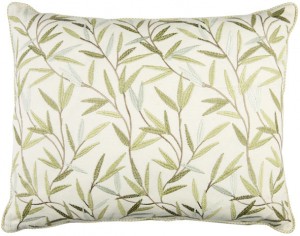 Laura Ashley. Coussin « Willow Leaf herbe », 68 € (www.lauraashley.com).